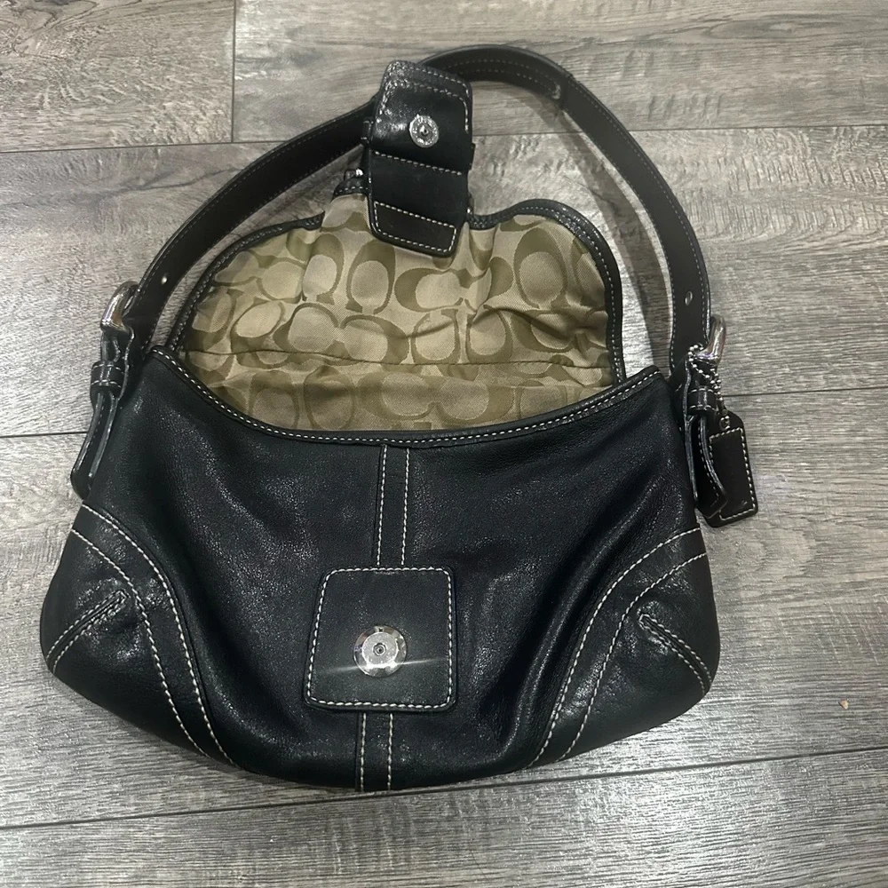 Vintage Coach Black Small Soho Leather Shoulder Bag - Picture 2 of 13